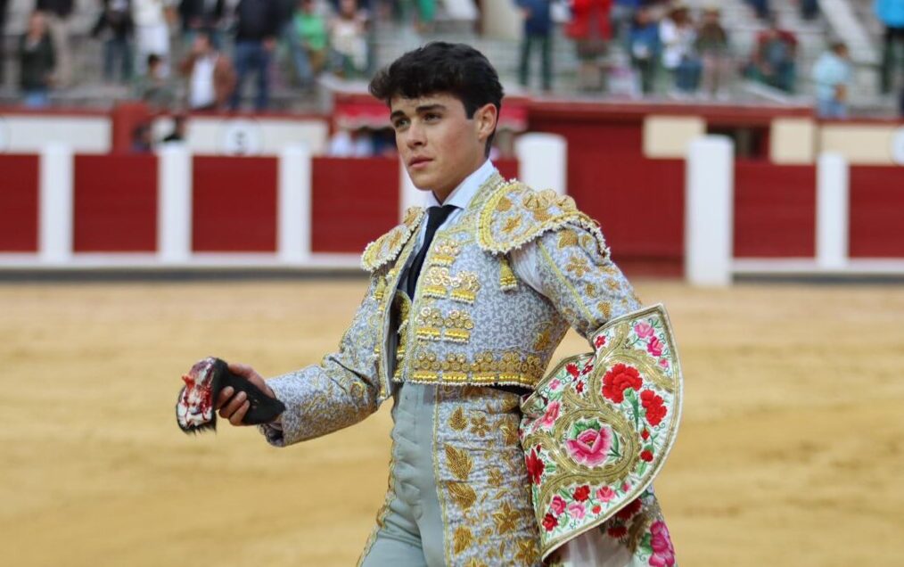 Jarocho triunfa en Valladolid y se lleva la novillada de "La Oportunidad"