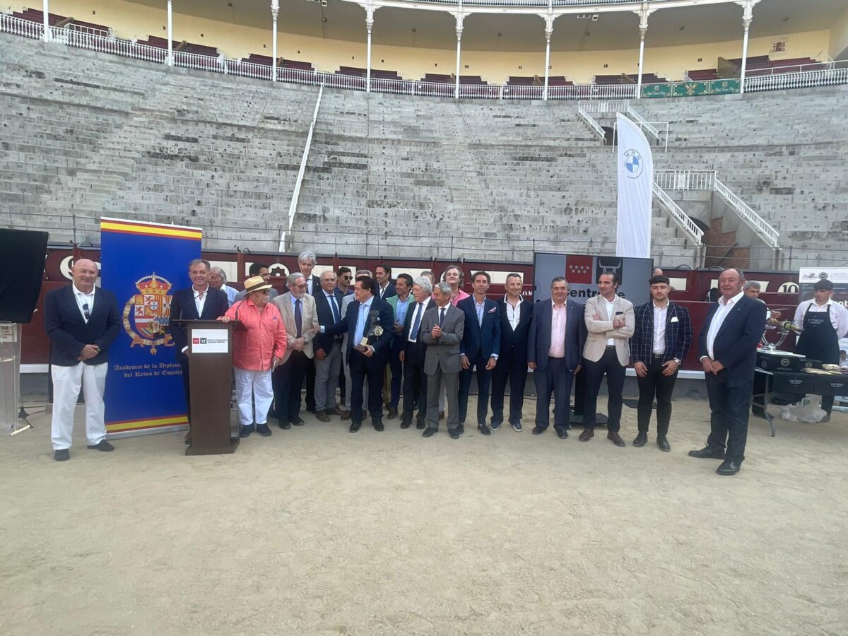 Diplomáticos y toreros se unen en un emotivo homenaje a El Soro en el ruedo de Las Ventas