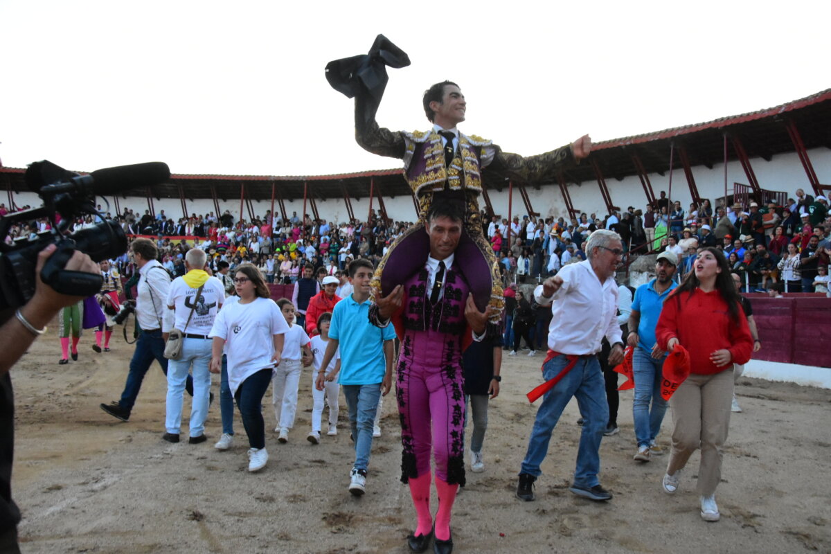 Tarde histórica de López Chaves en su adiós a Ledesma