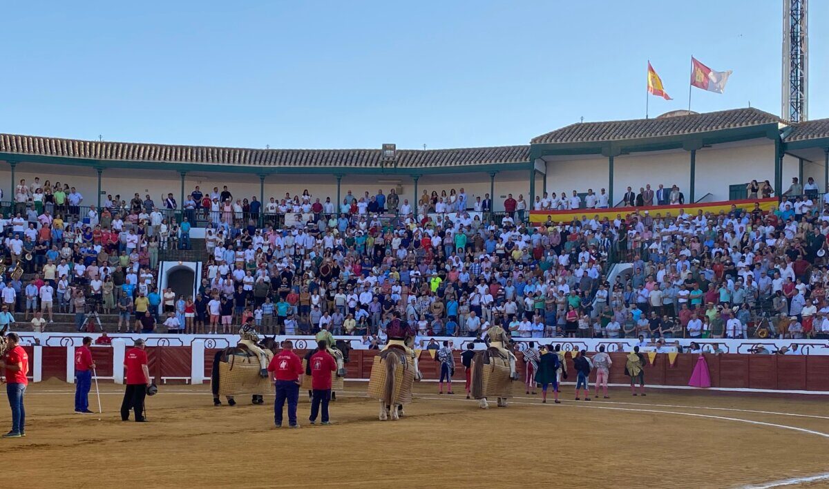 Manzanares programa una corrida de futuro y una novillada sin caballos
