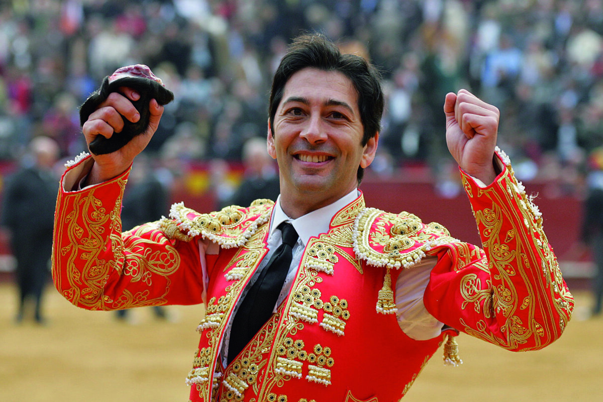 "Vicente Barrera arranca firme y estoico en su debut en política"