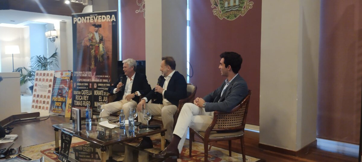 Pontevedra saca músculo en una multitudinaria presentación de La Peregrina