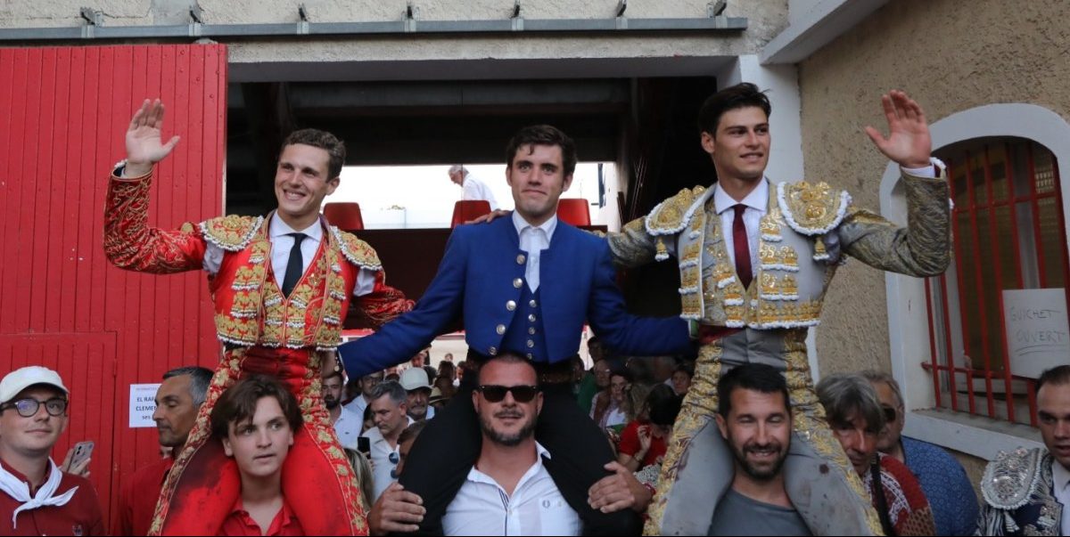 La juventud, a hombros en Chateaurenard