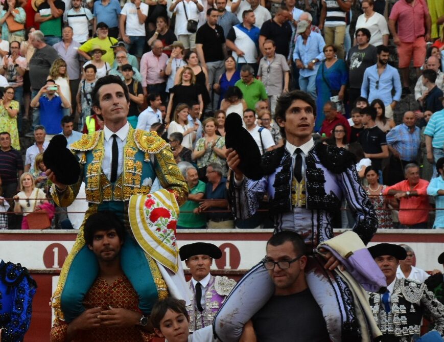 Alberto Durán, profeta en su Zamora, a hombros con un explosivo Castella