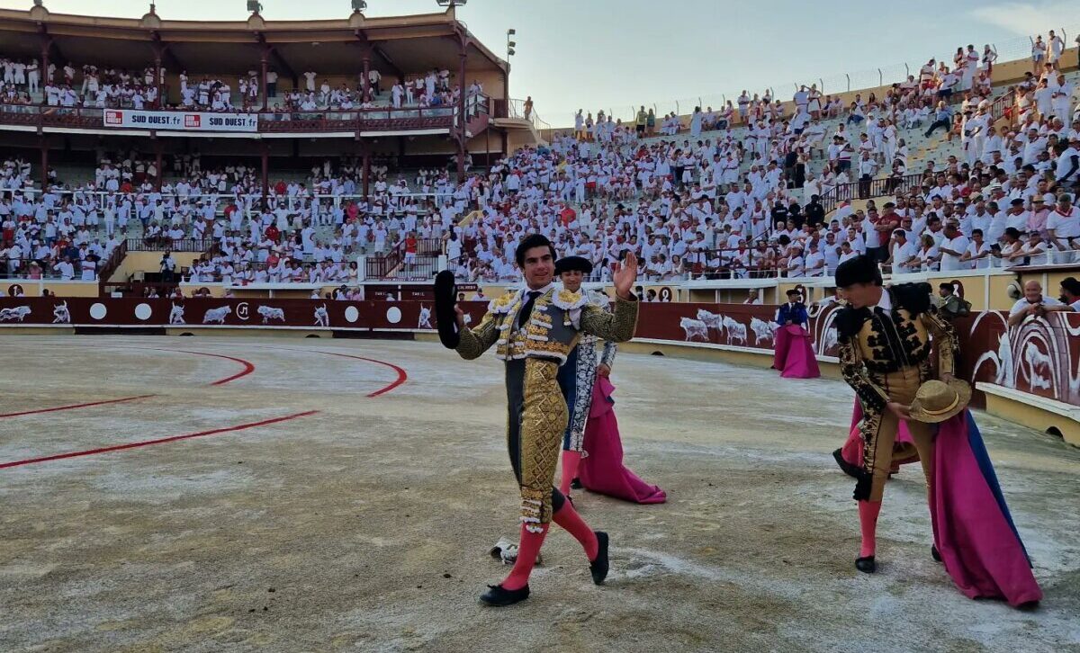 Clemente y Jesús Enrique Colombo, a oreja por coleta en Bayona