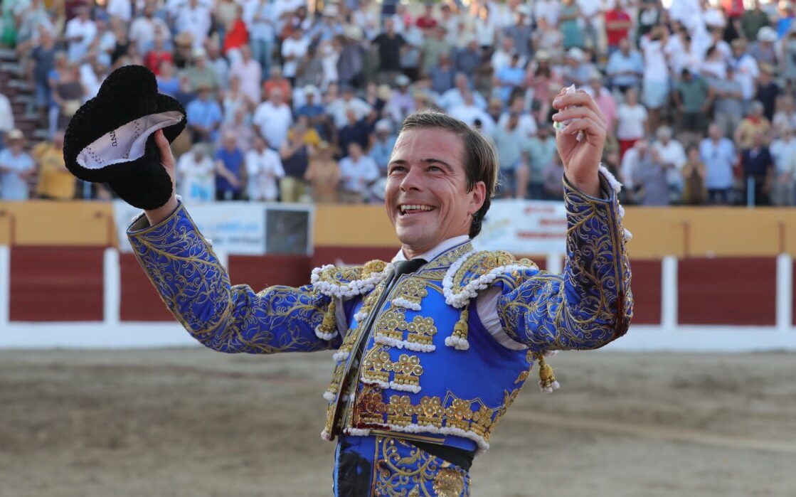 El clasicismo de Javier Cortés se impone entre complicados peñajaras en Ceret