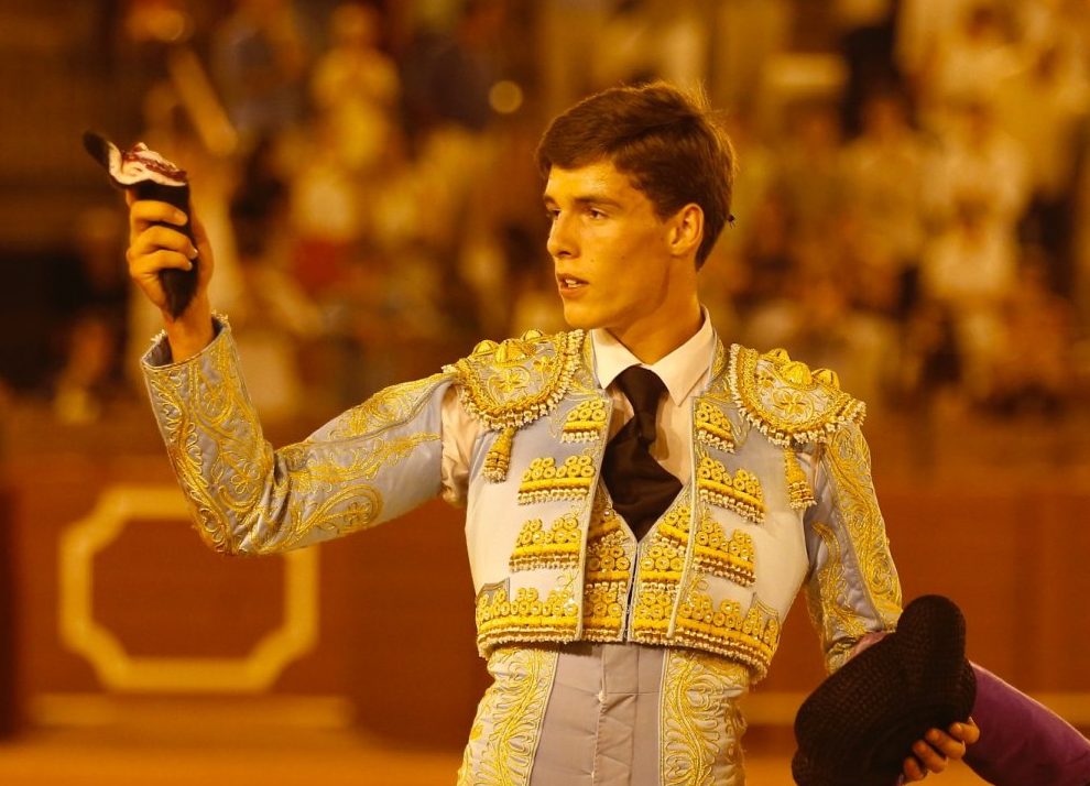 Oreja para Ángel Pérez en la sin caballos de Sevilla