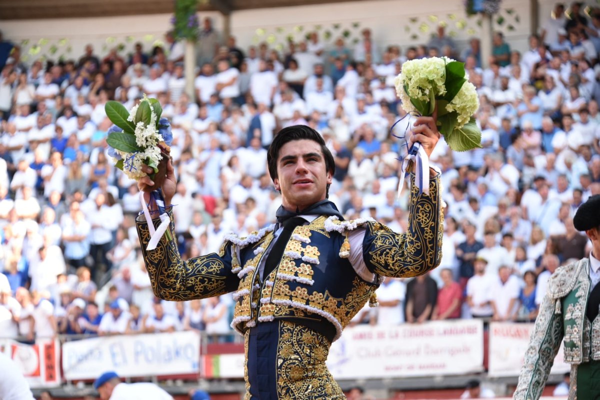 La espectacularidad de Colombo y la naturalidad de Robleño se imponen a los cebadas en Mont de Marsan