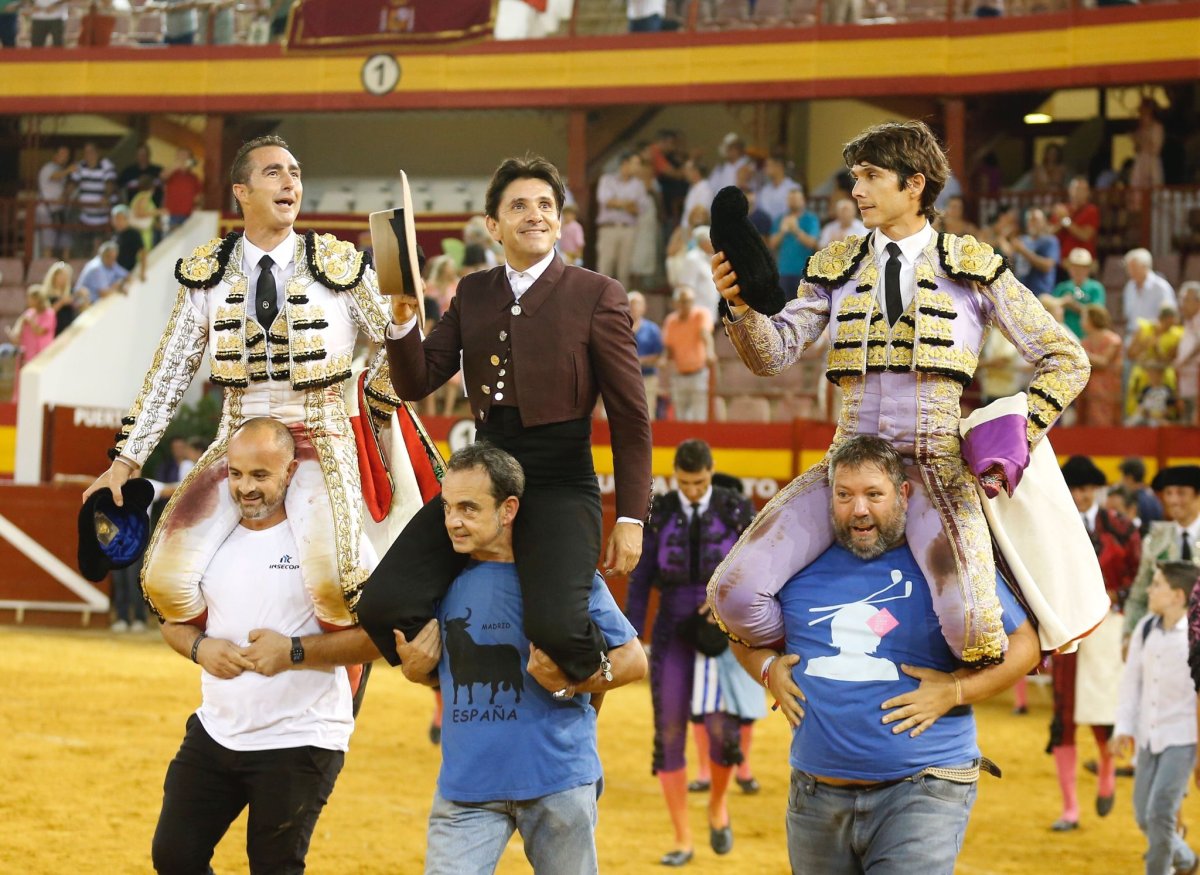 Inicio por todo lo alto de la feria de Roquetas de Mar