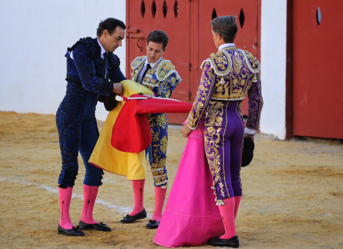 Bravura y torería de calidad en la reinauguración de Tarifa