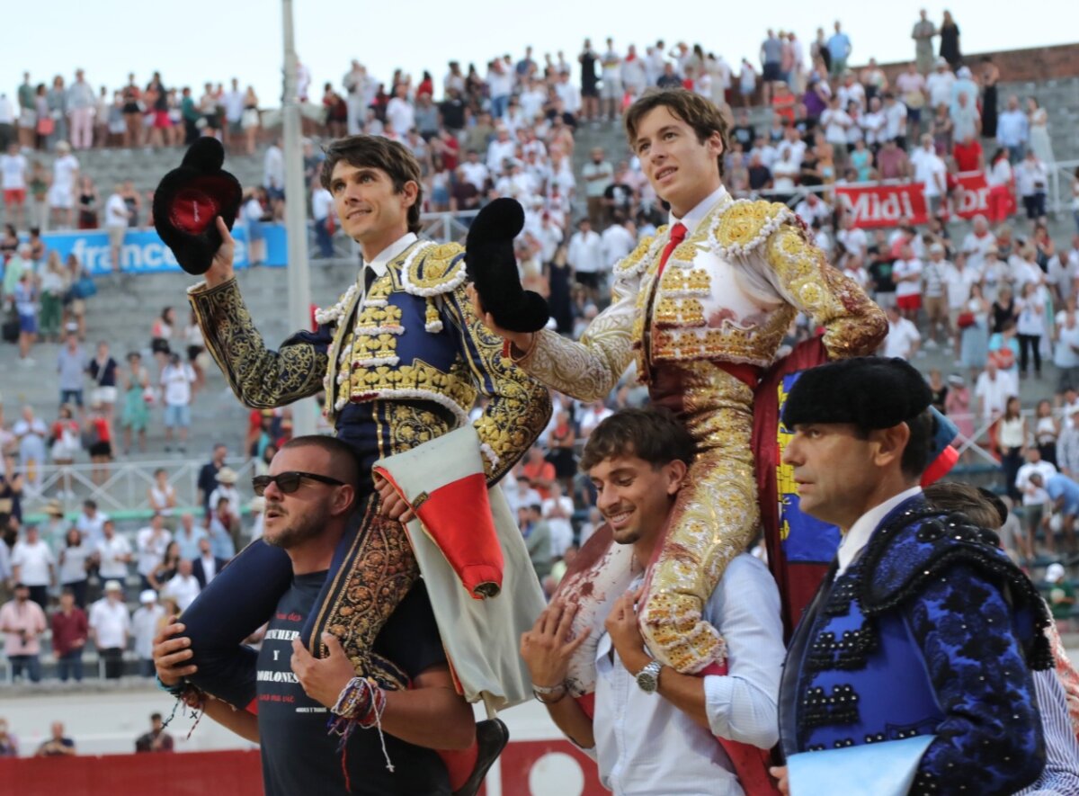 Feliz alternativa de Parejo, a hombros con Castella en Beziers