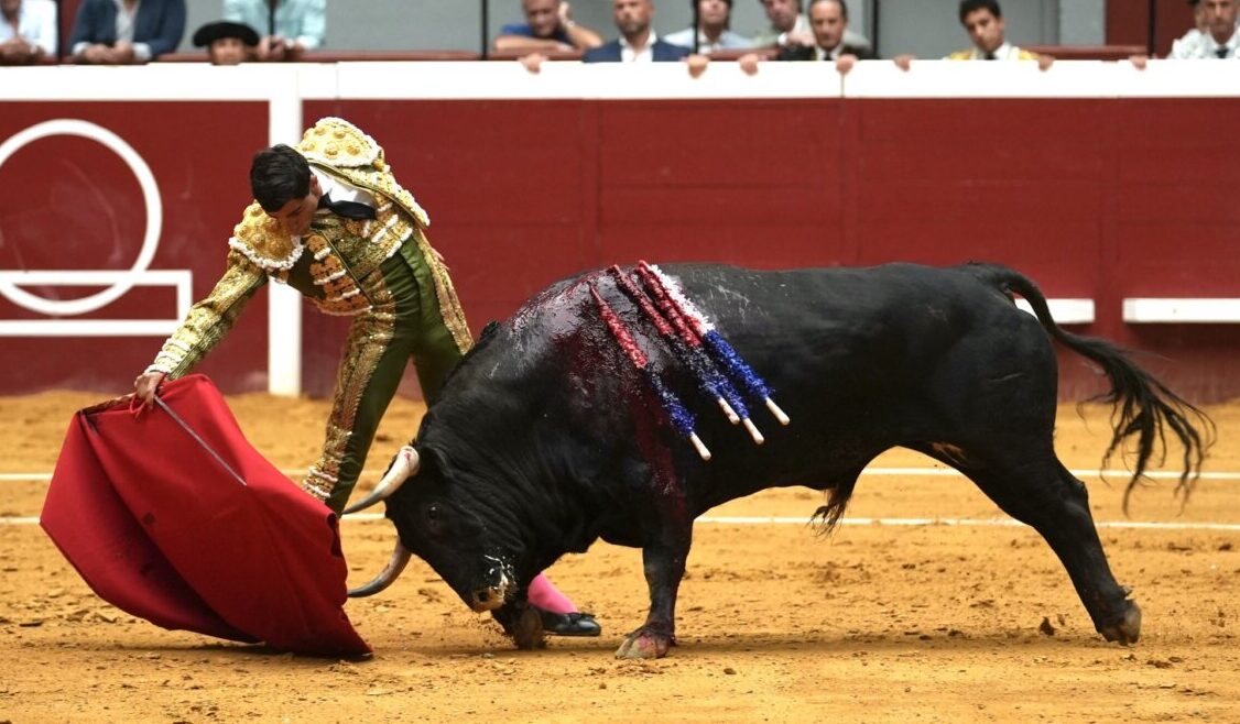 Ureña brilla entre encastados fuenteymbros en San Sebastián