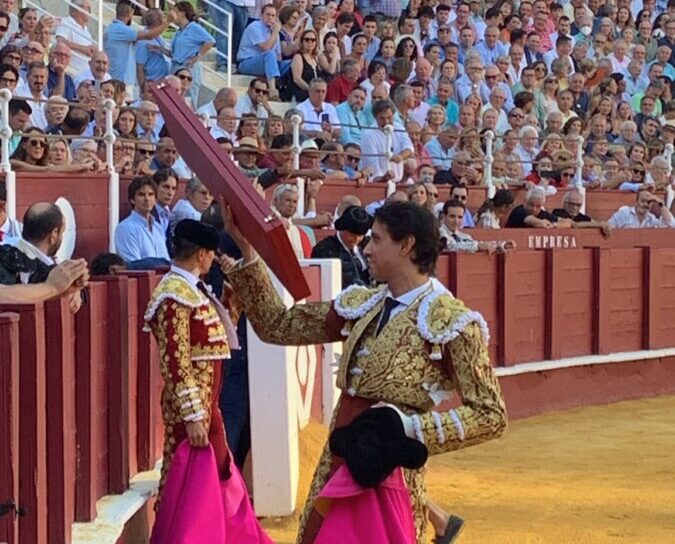 Roca Rey recoge el Capote de Paseo y el Estoque de Plata como triunfador de la feria de 2022
