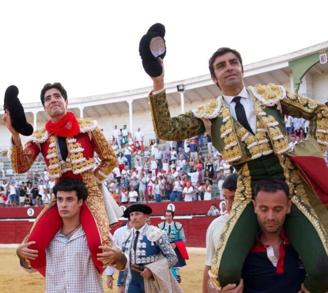 Paulita, Perera y Lorenzo, a hombros en Calahorra