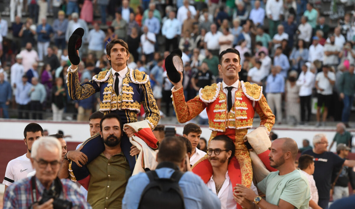 Castella y Talavante, triunfal rivalidad en Colmenar
