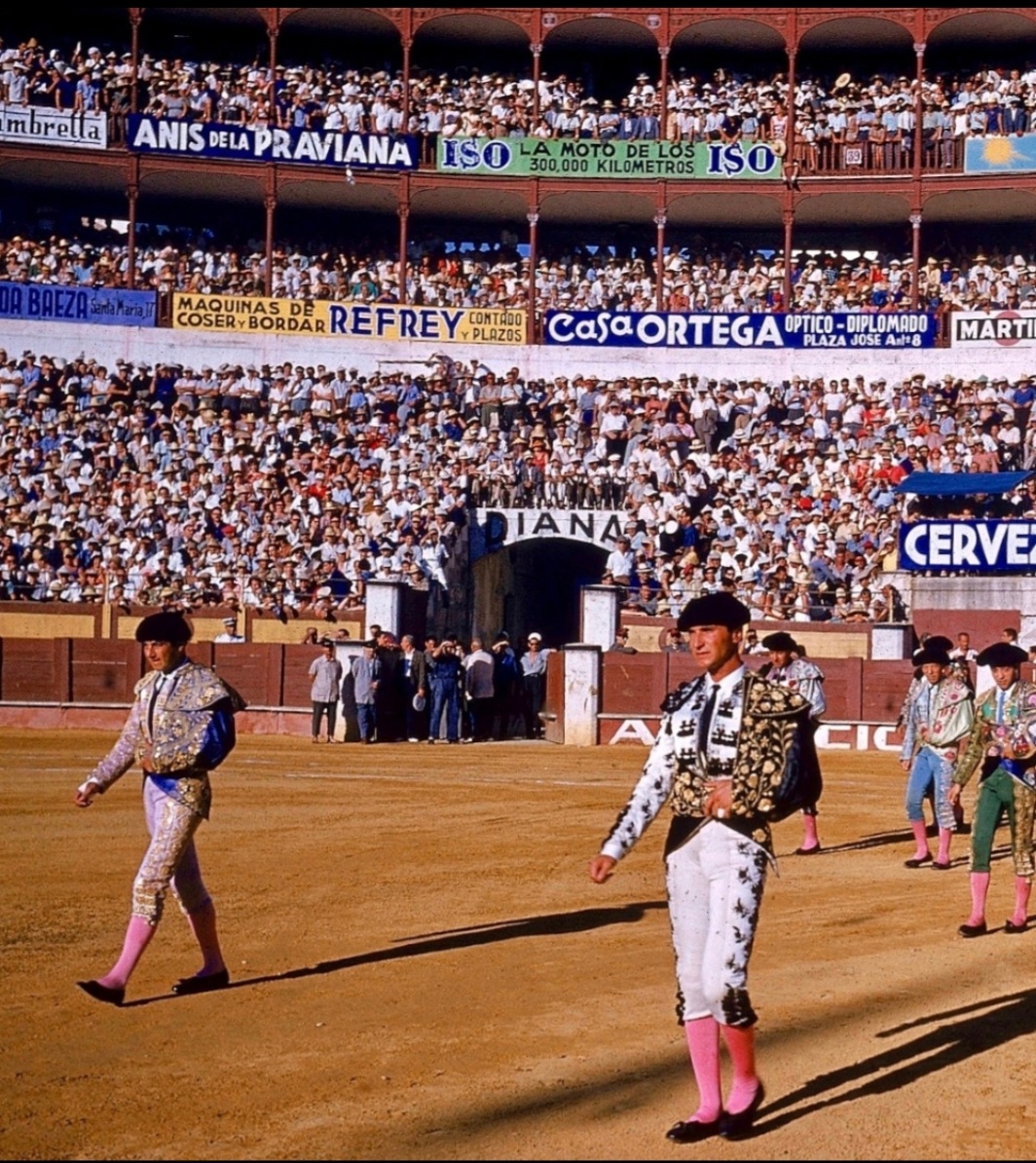Luis Miguel y Ordóñez, mano a mano en Málaga: diez orejas, cuatro rabos y tres patas