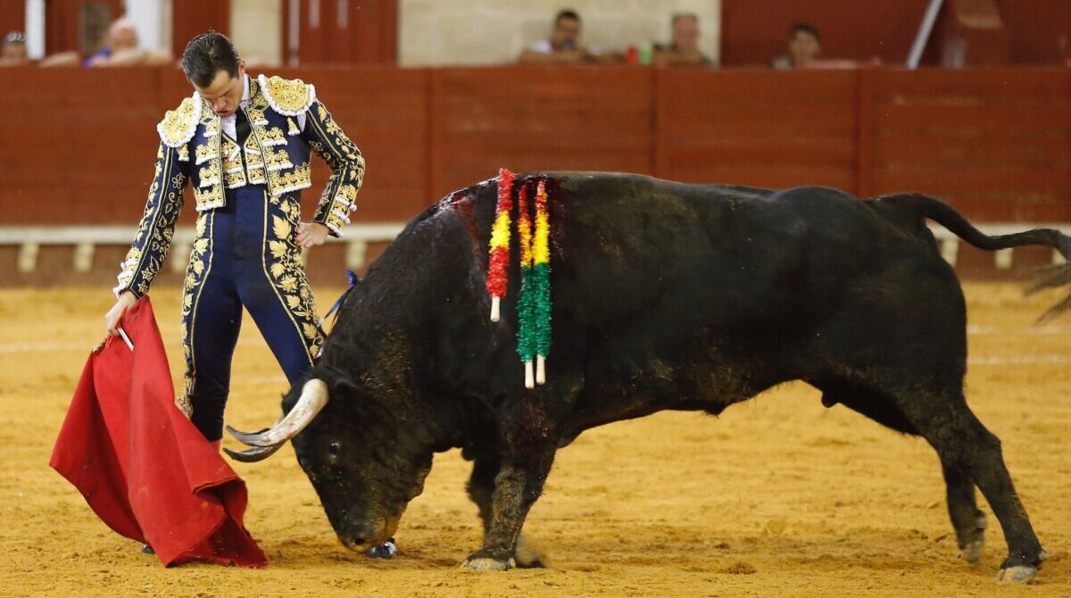Luque, a sangre y fuego, mantiene su idilio con El Puerto