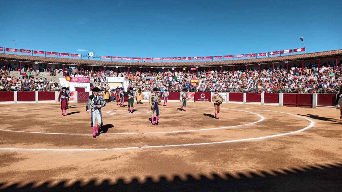 Guijuelo cierra otro cartel y remata una redonda feria