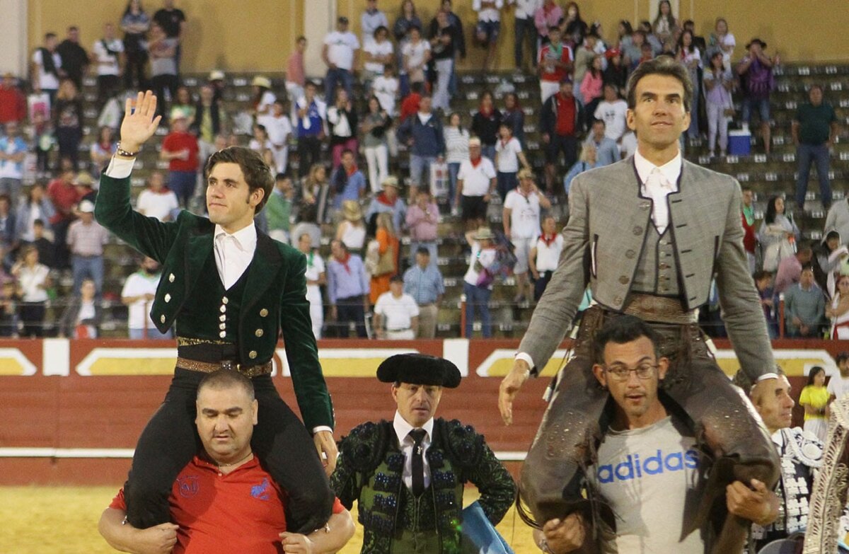 Sergio Galán y Guillermo Hermoso de Mendoza, tres y dos orejas en Cuéllar