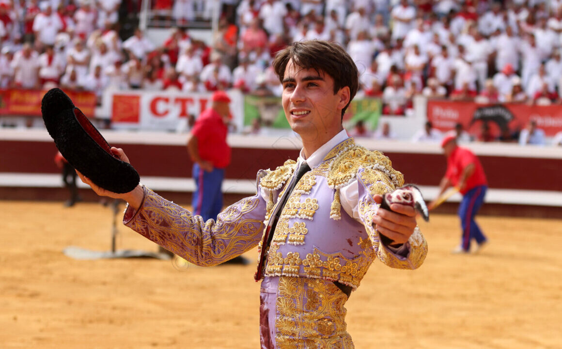 Oreja para Solalito de un bravo montealto en la matinal de Dax