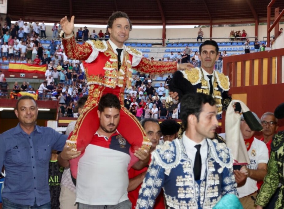 Oficio de Rafaelillo, inspiración de Talavante y torería de Aguado en Abarán