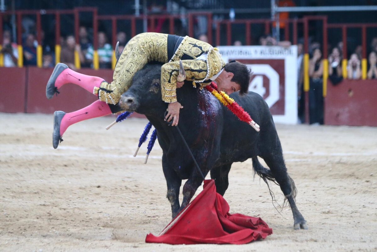 Nek Romero da la cara en importante tarde en Arganda; Álvaro Chinchón, dos vueltas al ruedo