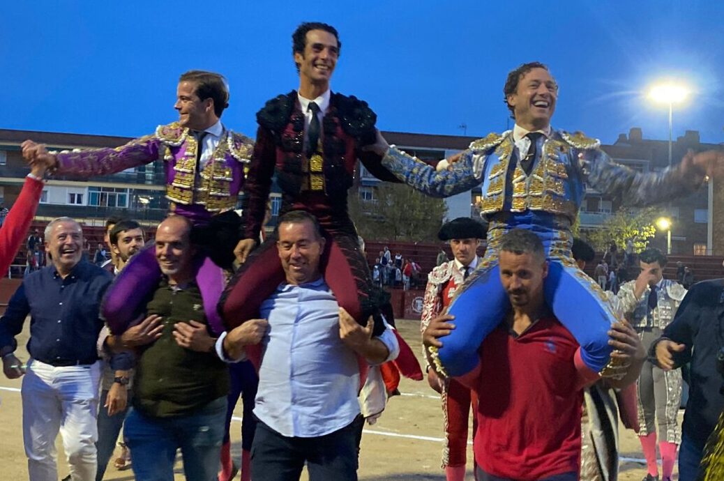 Rafaelillo, Morenito de Aranda y Javier Cortés, en hombros en Majadahonda; éxitos de Ferrera, Gómez del Pilar, Fonseca, Javier Herrero, Antonio Linares, Armendáriz...