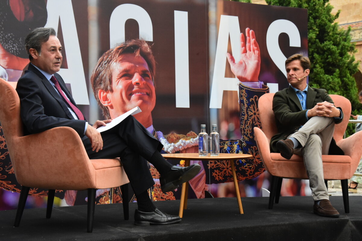 El Juli recibe un sentido homenaje en Salamanca