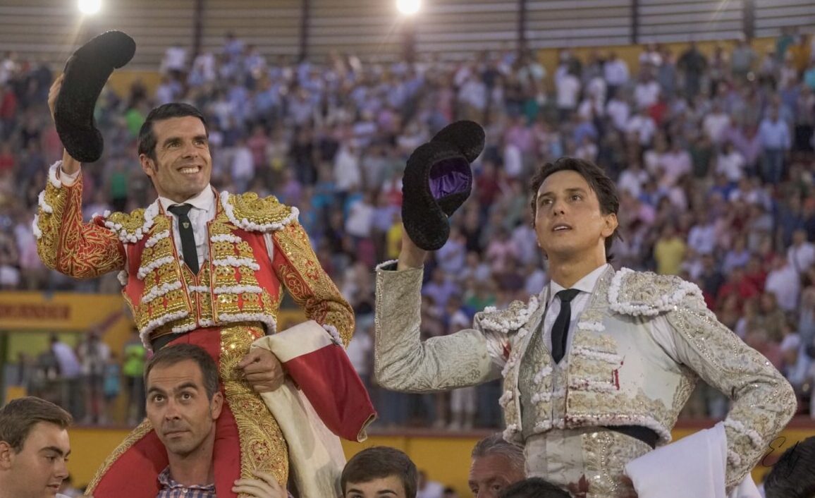 Roca Rey y Emilio de Justo triunfan en Almodóvar del Campo