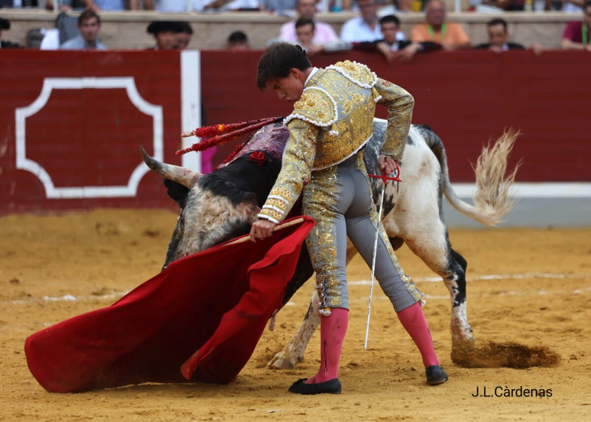 Peñaranda, Linares y Medina dan la cara con los santacolomas en Villaseca