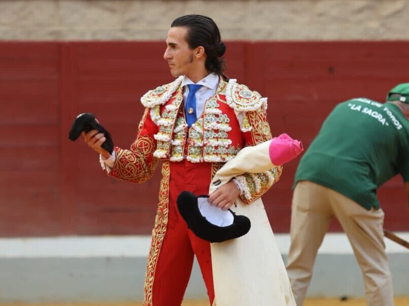 Épica de Miguel Andrades en dura y accidentada novillada de Cuadri en Villaseca