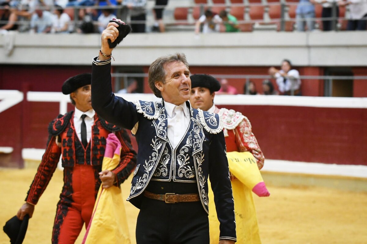 Pablo Hermoso de Mendoza triunfa en su debut y despedida de Yahualica