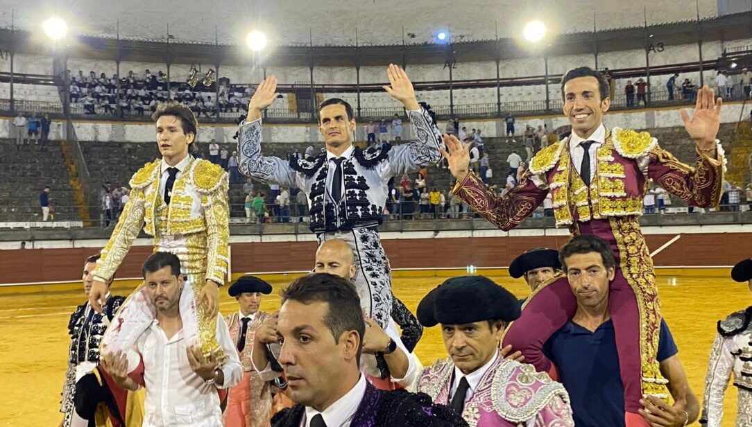 Todos a hombros con buena corrida de Julio de la Puerta en Priego de Córdoba