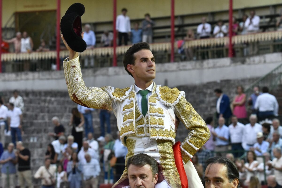 Fernando Adrián cae de pie en Valladolid