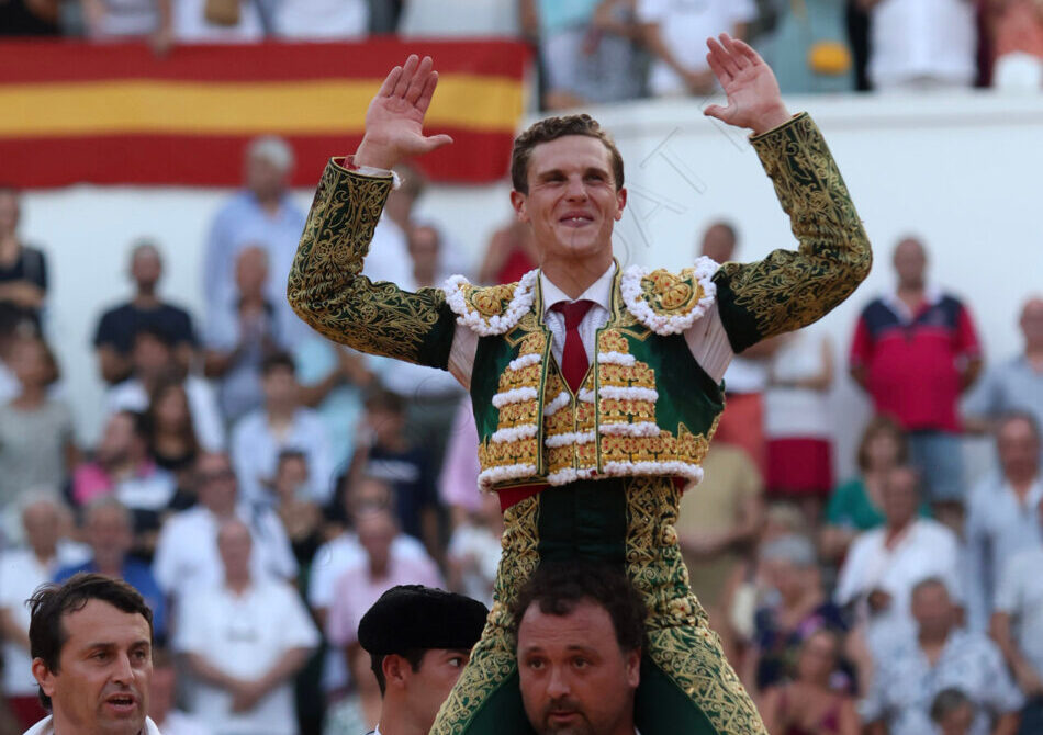 La entrega total de Adrien Salenc tiene premio frente a los de Pallarés en Dax
