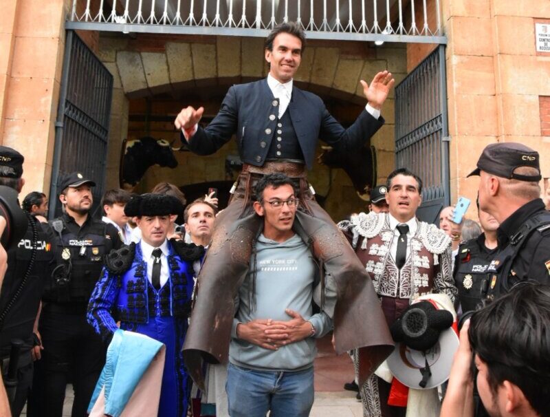 Importante Sergio Galán, por la Puerta Grande de La Glorieta