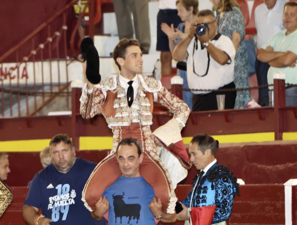 Torería de Ginés Marín, a hombros en Murcia