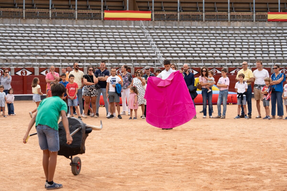 La Glorieta, escenario de una jornada taurina en familia
