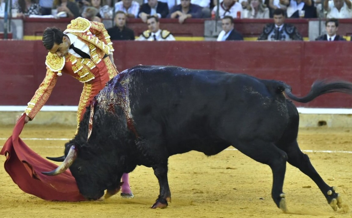 Ureña y Fandi sacan jugo a la mansada en Zaragoza