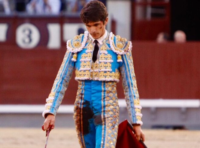 Castella: "Estoy cabreado conmigo mismo de no matarlo. Pero a veces las orejas no consuelan tanto como los olés"