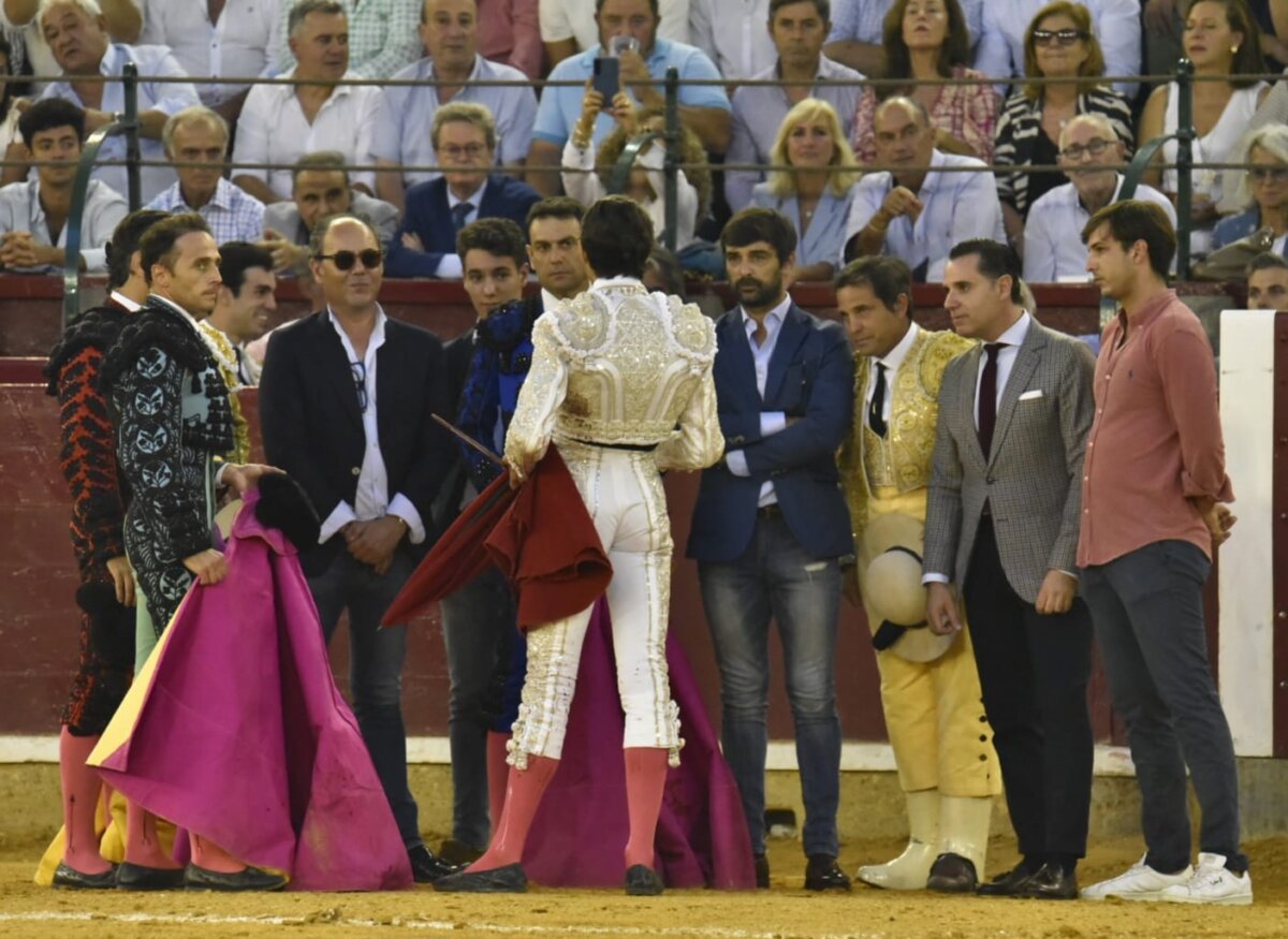 El torero y emotivo brindis de Castella a sus hombres para clausurar temporada