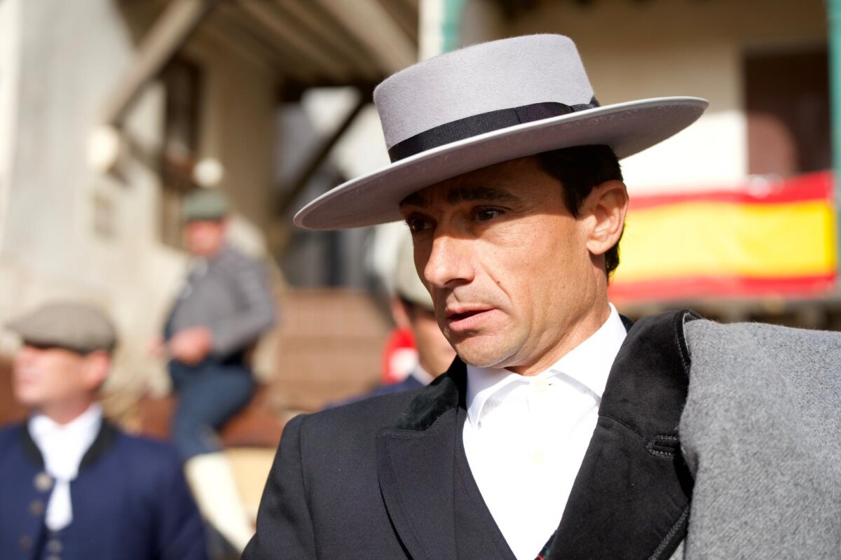 Paco Ureña, cornada en el campo de dos trayectorias