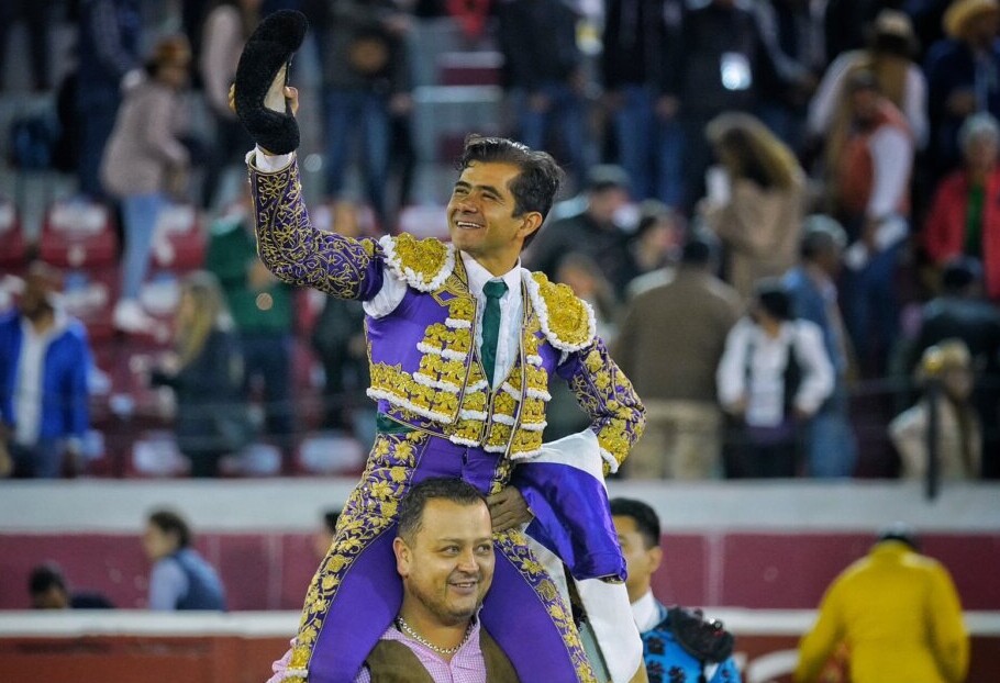 Joselito Adame triunfa en Pachuca; indulto de Alfonso de Lima en Perú, en hombros con Torres Jerez...