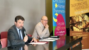A la izquierda, Julien Dubois, alcalde de Dax y presidente de la UVTF; a la derecha, Pascal Dages, teniente alcalde delegado.