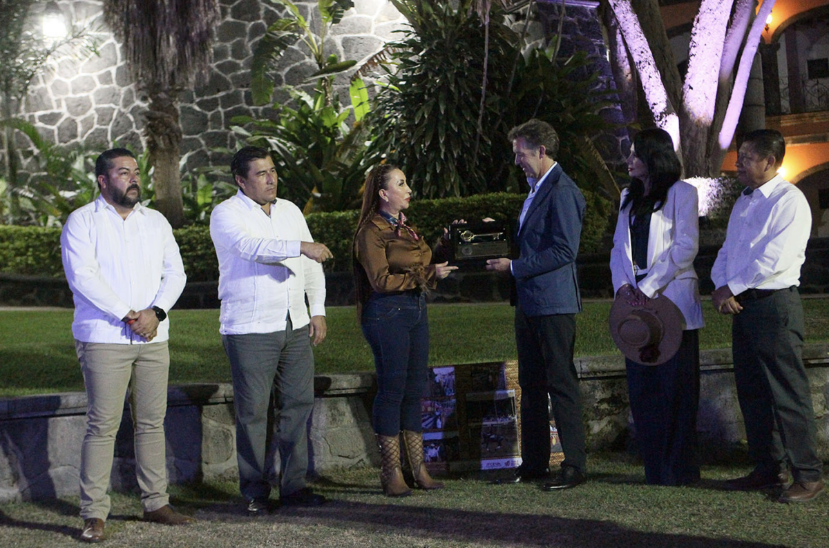 Pablo Hermoso de Mendoza recibe las llaves de La Petatera