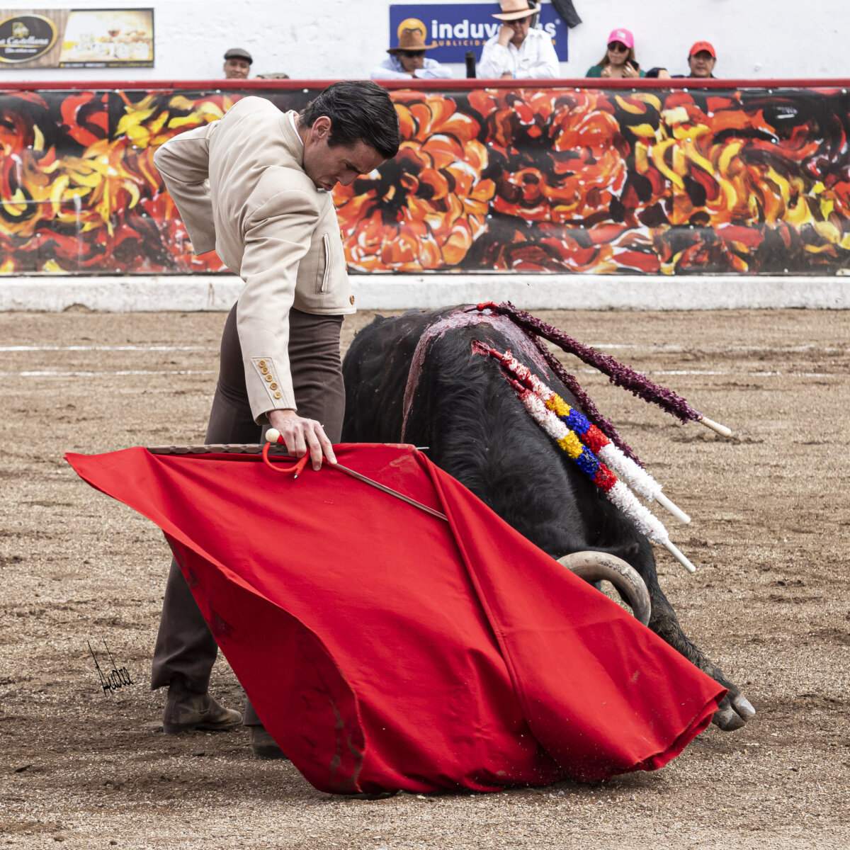 Juan Ortega y José Andrés Marcillo triunfan en el festival que cerró la feria de Latacunga