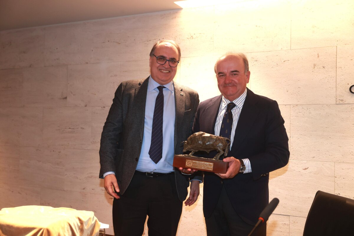 Santiago Domecq recoge el XXXV Trofeo Taurino del Consejo General de Colegios Veterinarios de España