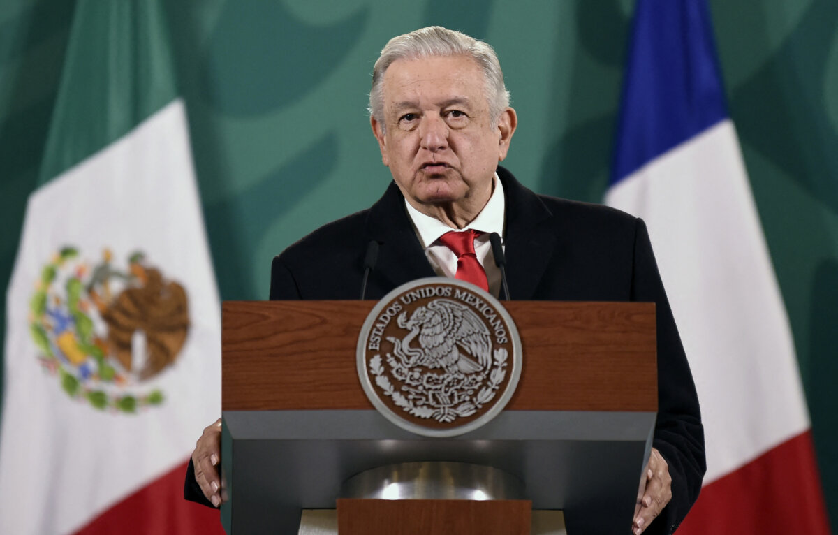 López Obrador propone una consulta popular sobre los toros y se compromete a reformar la ley para la protección de los animales