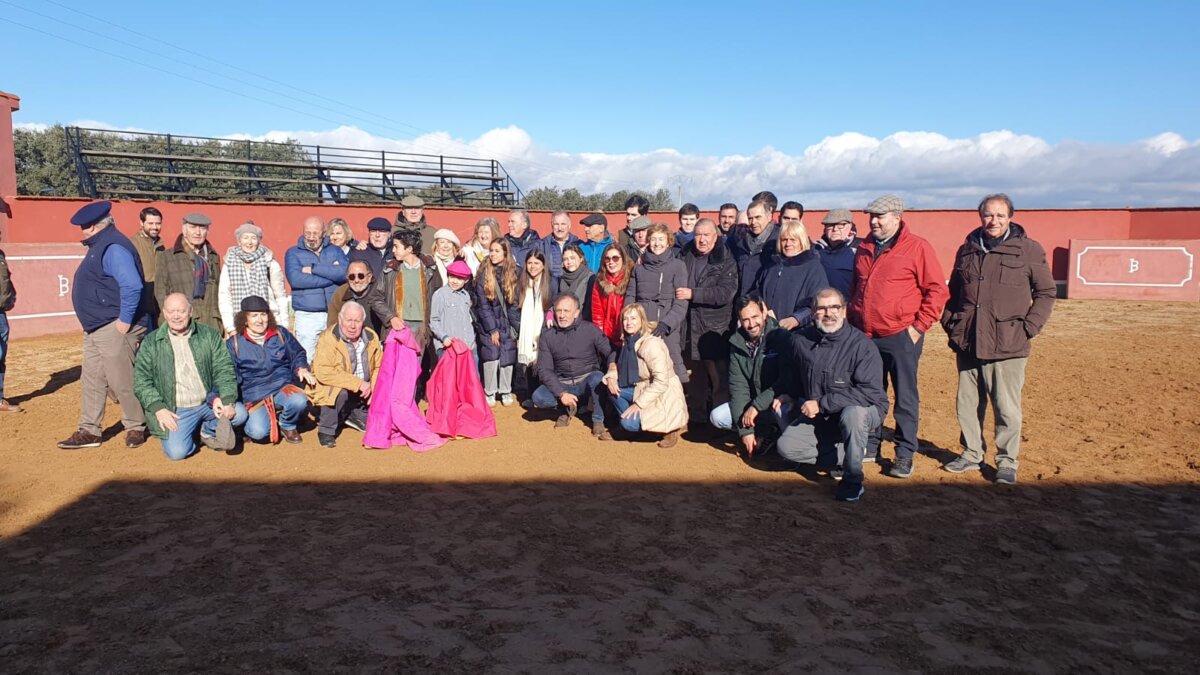El Club Taurino de Bilbao visita la ganadería de José Cruz