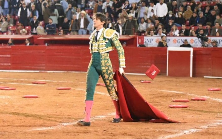 Roca Rey escuchó los tres avisos (la reapertura de la Plaza México, en imágenes)